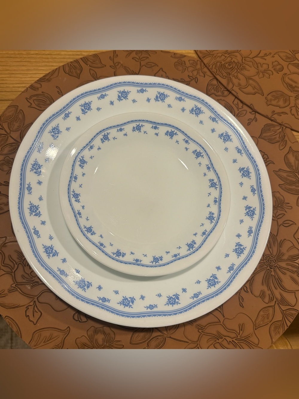 6/Corelle Dinner Plates Morning
Blue Foral Pattern 1